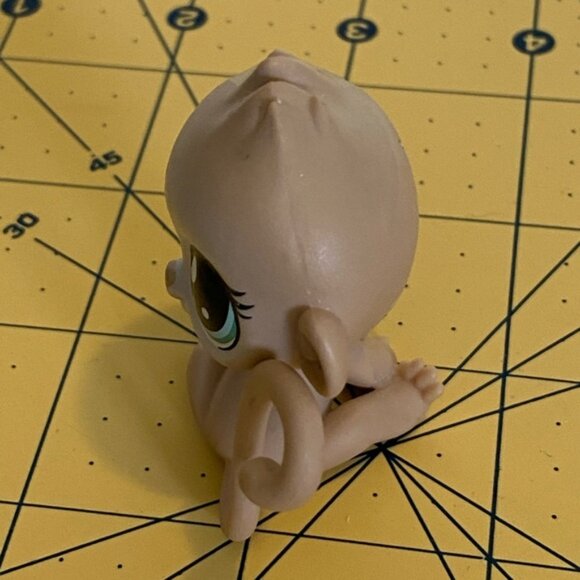 Littlest Pet Shop Authentic LPS #1-140 Mimsy Monkeyford Tan Monkey Green Eyes - Picture 3 of 11